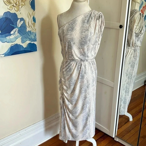 NWT Steve Madden Matte Jersey One Shoulder Snakeskin Print Dress - Size L - Picture 1 of 14